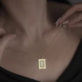 925 Ayar Gümüş Plaka Çerçeve Harf Kolye Kolye thumbnail 2