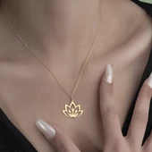 925 Ayar Gümüş Lotus Çiçeği Figürlü Kolye - 5