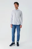 Beyaz Uzun Kollu Baskılı Biritli Yaka Cepsiz Pamuklu Klasik Slim Fit Dar Kesim Gömlek 1004240216 thumbnail 2