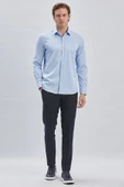 Mavi Uzun Kollu Sert Yaka Cepsiz Pamuklu Likralı Klasik Slim Fit Dar Kesim Gömlek 1004240234 thumbnail 2