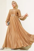 Önü Çapraz Piliseli Saten Elbise Camel thumbnail 1