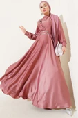 Önü Çapraz Piliseli Saten Elbise Pudra thumbnail 1