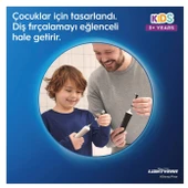 Oral-B D100 Vitality Lightyear Ekstra Yumuşak Şarj Edilebilir Çocuk Diş Fırçası ve Seyahat Kabı thumbnail 6