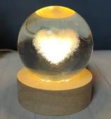 Dekoratif KALP Tasarımlı Ahşap altlıklı Işıklı Cam Küre Büyük Boy 8cm - 1