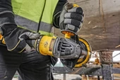 Dewalt Dcg418t2 54V 125Mm 6.0 Ah Çift Akülü Flexvolt Kömürsüz Taşlama thumbnail 6