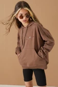Kahverengi Göğüs Yazılı Kanguru Cepli Kapüşonlu Kız Çocuk Sweatshirt 19338 - 2