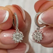 Gümüş Sallantılı Güneş Kadın Küpe thumbnail 1