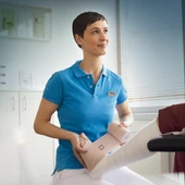 Jobst Compri2 18-25cm / 30-40mmHh Gelişmiş İki Katmanlı Kompresyon Bandajı Sistemi thumbnail 2