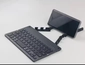 Apple iPad 9. Nesil 10.2" Uyumlu Kablosuz Bluetooth Şarjlı Kendinden Standlı Katlanır Klavye thumbnail 8