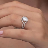 Beyaz Zirkon Taşlı Gümüş Tektaş Yüzük thumbnail 3