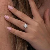 Çiçek Desenli Zirkon Taşlı Gümüş Tektaş Yüzük thumbnail 6