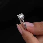 4 Tırnaklı Zirkon Taşlı Gümüş Tektaş Yüzük thumbnail 3