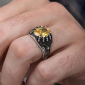 Sarı Taşlı Pençeli Harfli 925 Gümüş Erkek Yüzük thumbnail 3