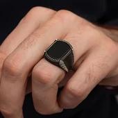 Oniks Siyah Taşlı İsimli 925 Gümüş Erkek Yüzük thumbnail 3