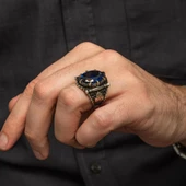 Parlament Mavi Taşlı Kubbetüs Sahre Motifli 925 Gümüş Erkek Yüzük thumbnail 5