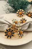 TR Turan Collection PAPATYA 6'lı Gold Lüks Peçete Halkası, Mavi Mineli Çiçek Model Peçete Yüzüğü - 1