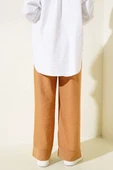 Paça Yırtmaçlı Pantolon Camel thumbnail 3