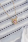 316L Çelik Zincir Altın Renk Pembe Zirkon Taşlı Fiyonklu Kalp Kolye - TJ-BKO9173 - 1
