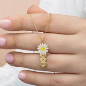 Papatya Kalpli 925 Gümüş İsimli Kolye thumbnail 1