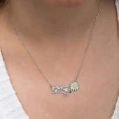 Papatya Kalpli 925 Gümüş İsimli Kolye thumbnail 2