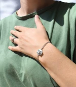 İnci Çiçekli Gümüş Renk Çelik Bileklik, Kararmaz Çelik Takı, Sevgiliye Gümüş Bileklik Hediye - 3