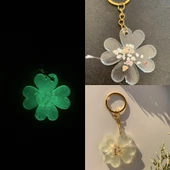 Yonca Şekil Fosforlu Neon Yeşil Renk Deniz Kabuklu Gold Aksesuarlı Anahtarlık El Yapımı Epoksi thumbnail 1