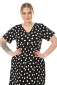Melsay Butik Göğüsten Robalı V Yaka Kısa Kollu Siyah Puantiye Desenli Cepli Elbise thumbnail 5