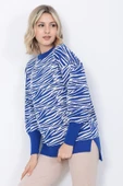 Kadın Triko Kazak Bisiklet Yaka Zebra Desenli Oversize Yırtmaçlı Saks Mavi - 4