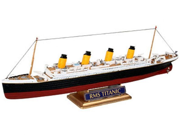 Revell 1:1200 Ölçekli Gemi Maketi R.M.S. Titanic