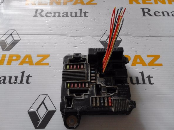 RENAULT MEGANE 2 SİGORTA KUTU SOKETİ 12K001 - 3