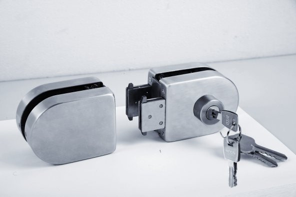 ÇİFT KANAT 3 ANAHTARLI CAM KAPI EMNİYET KİLİDİ ürün görseli