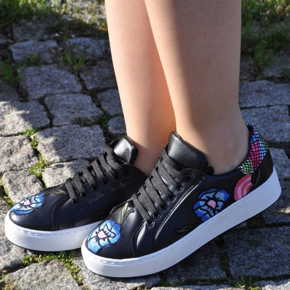 Nakışlı Spor Siyah Güllü Ayakkabı Bayan Sneakers Lastik Taban