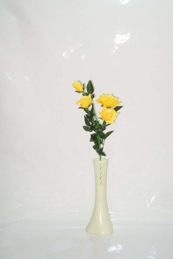 Uzun 4 Başlı Sarı Gül 40 cm Krem Rengi İşlemeli Desenli Konik Vazo
