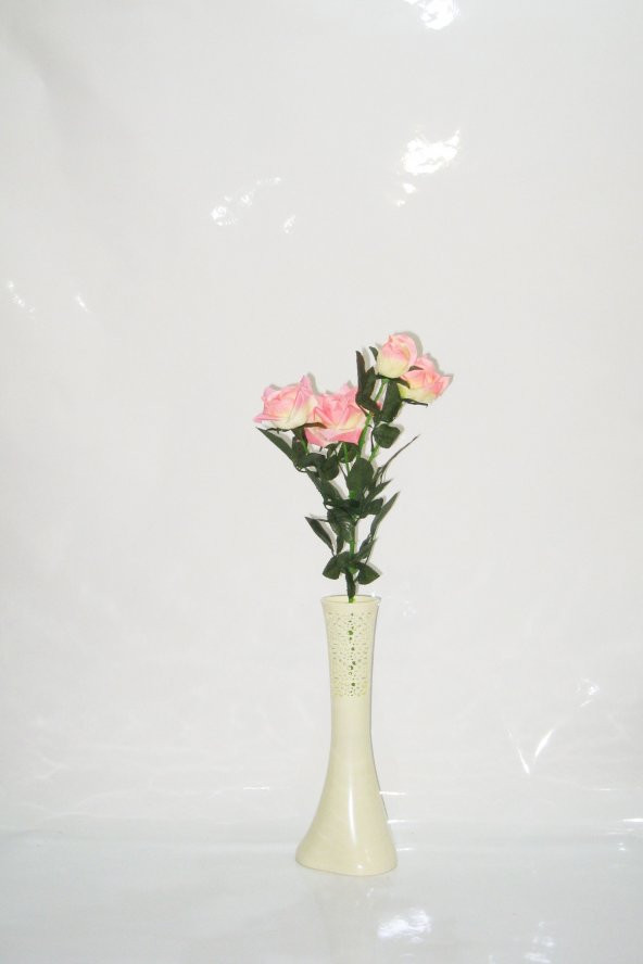 Uzun Yeşil Yapraklı 4 Pembe Güllü 40 cm Krem Rengi İşlemeli Vazo