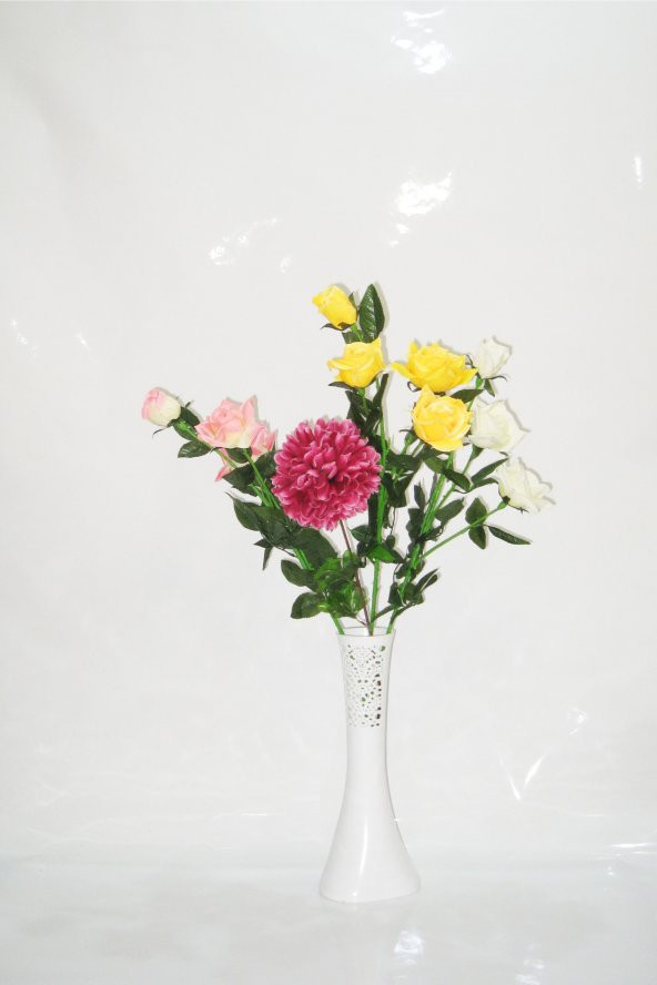 40 cm Beyaz Delikli Vazo Ve Çiçekler