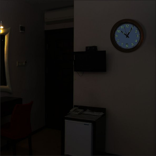 Krem Ahşap Çerçeve Fosforlu Gece Yanan Parlayan Duvar Saati 30cm - 4