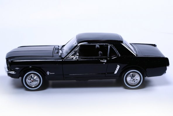 Ford Mustang Coupe-1.24 Ölçek 20-22 CM