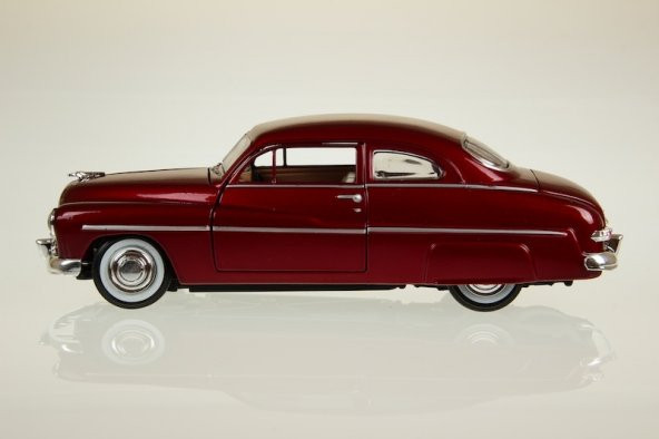 1949 Mercury Coupe-1.24 Ölçek