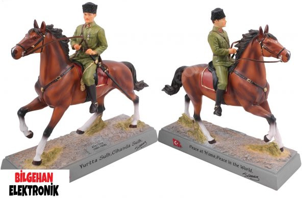 At Üstünde Atatürk Heykeli Atatürk Biblo Atatürk Maket Ata Biblo