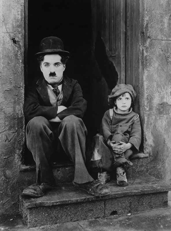 Charlie Chaplin Siyah Beyaz Fotoğraf Dekoratif Kanvas Tablo - 3