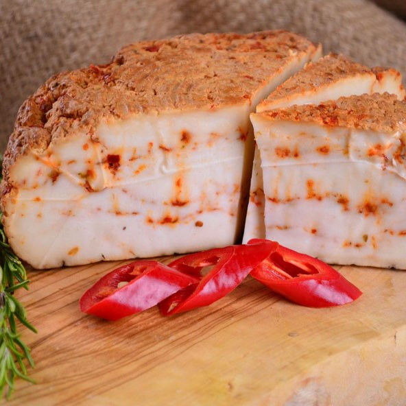 İsli Çerkez Peyniri Pulbiberli 1000 g e