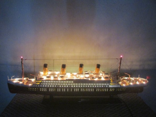 Misiny-RMS TITANIC WITH LIGHTS - 100 CM GEMİ MAKETİ