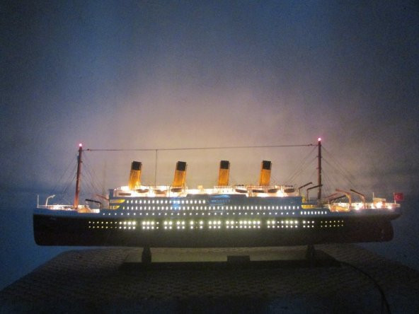Misiny-RMS TITANIC WITH LIGHTS - 80 CM GEMİ MAKETİ