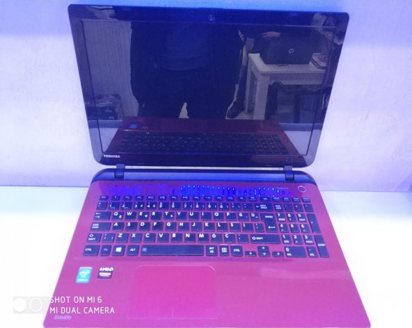 TOSHİBA SATELLİTE L50-B-27L  İ5 5.NESİL 8GB RAM 1TB HDD 2GB HARİCİ EKRAN KARTI