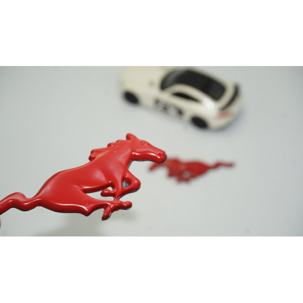 DK Ford Mustang Shelby GT Koşan At Çamurluk Yanı Kırmızı Metal 3M 3D Logo Arma