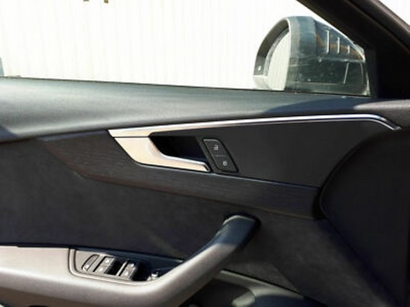 Audi A4 A5 17-19 Modeller S line Logo Kapı Açma Kolu İçi Metal 3M