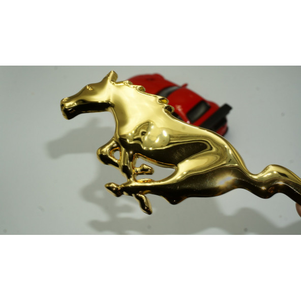DK Ford Mustang Shelby GT Koşan At Bagaj Gold Metal Logo