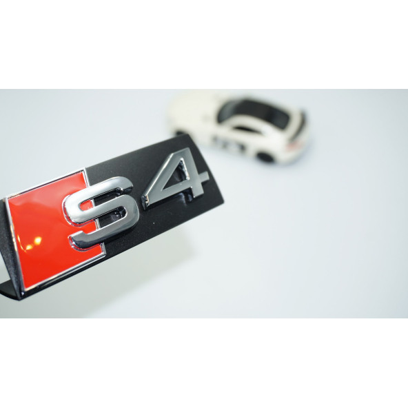DK Tuning S4 Gümüş Kırmızı 3D Ön Panjur Logo Audi İle Uyumlu