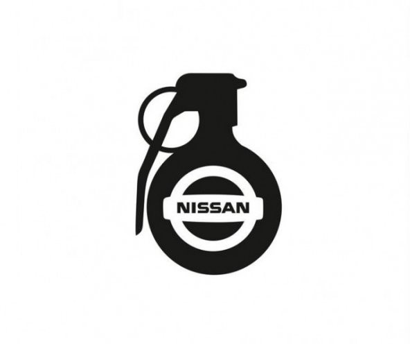 Nissan Araba Komik El Bombası Sticker Yapıştırma