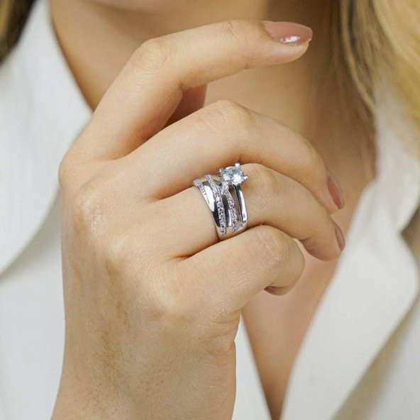 925 Ayar Gümüş Zirkon Taşlı Tek Taş Model Yüzük ürün görseli